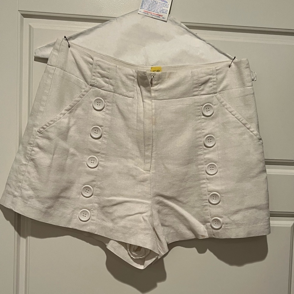 Linen shorts